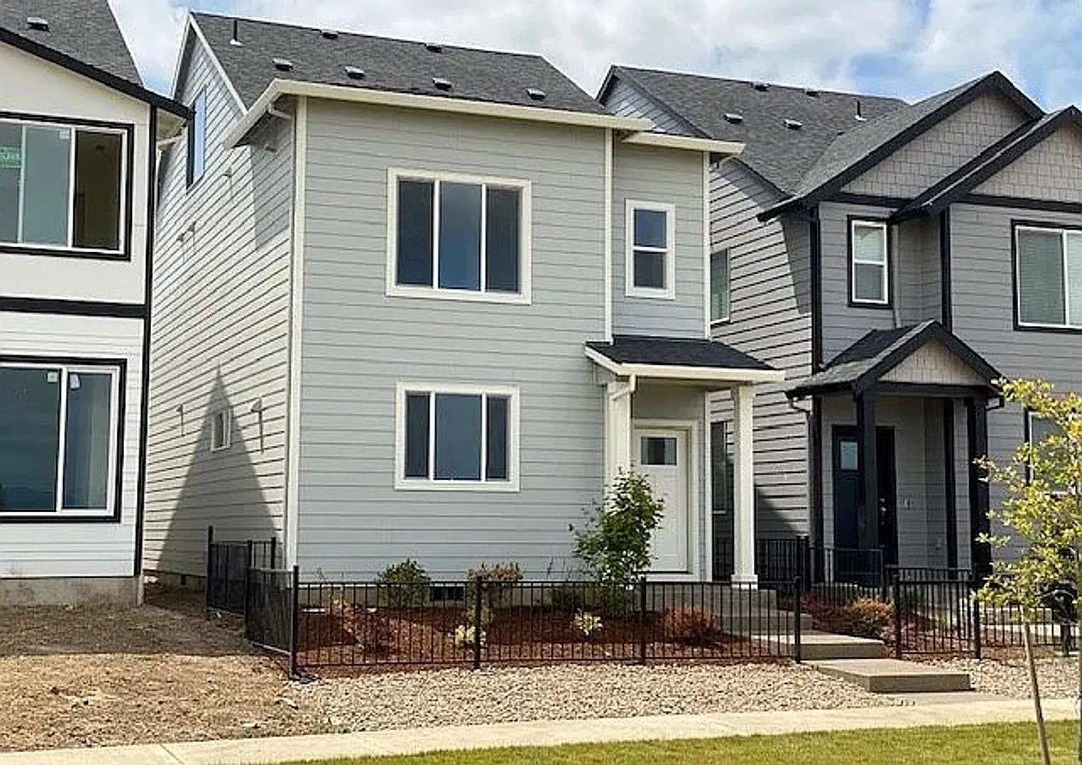 2111 Colby Lane ~ Gorgeous New Home — Photo 2