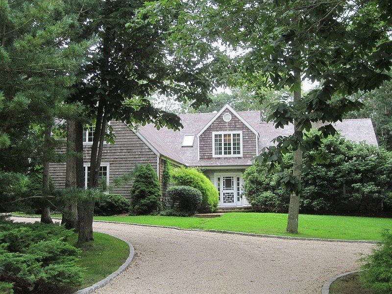 1st image of 14 Horseshoe Dr