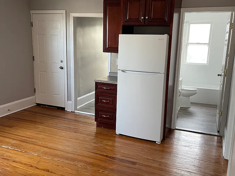 43 William St #3 — Photo 2