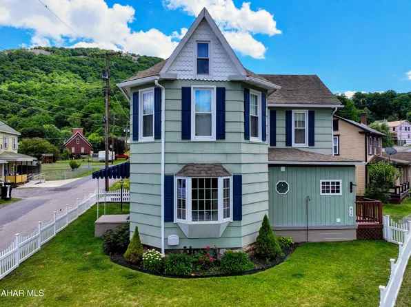 438 Grant St, Mapleton Depot, PA 17052