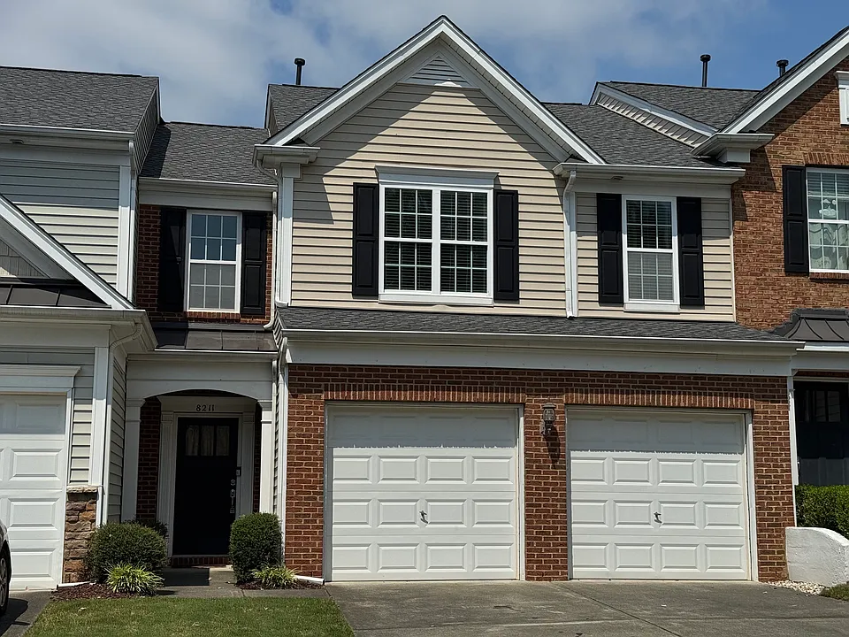 8211 Saltwood Pl