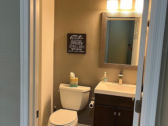 5th image of 9108 Vista Greens Way Unit 204
