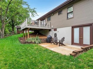 1406 Bradington Dr, Fenton, MO 63026