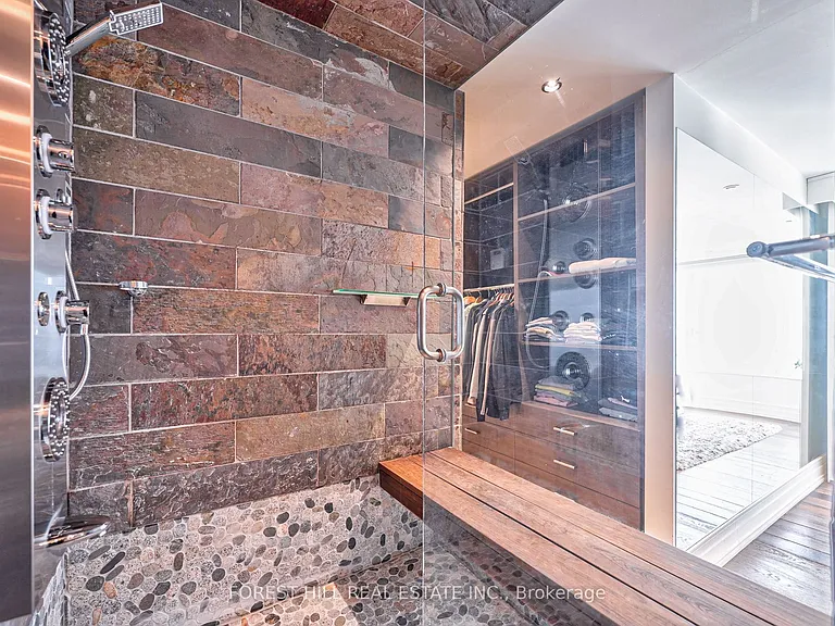 8 Colborne St #Penthouse 2701 — Photo 21
