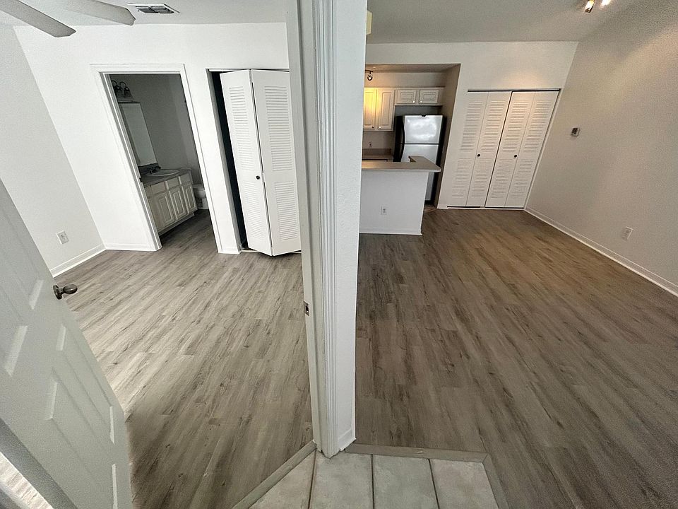 1st image of 13703 Richmond Park Dr N APT 3510