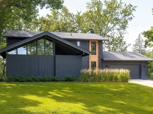 6827 Kingston Cir N, Minneapolis, MN 55427