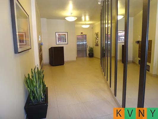 Rented by KVNY Soho | media 17
