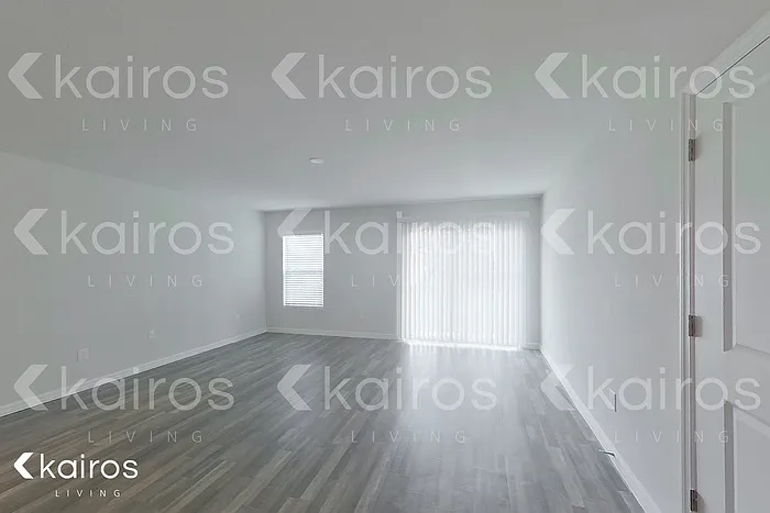1813 Lawn Ave — Photo 3