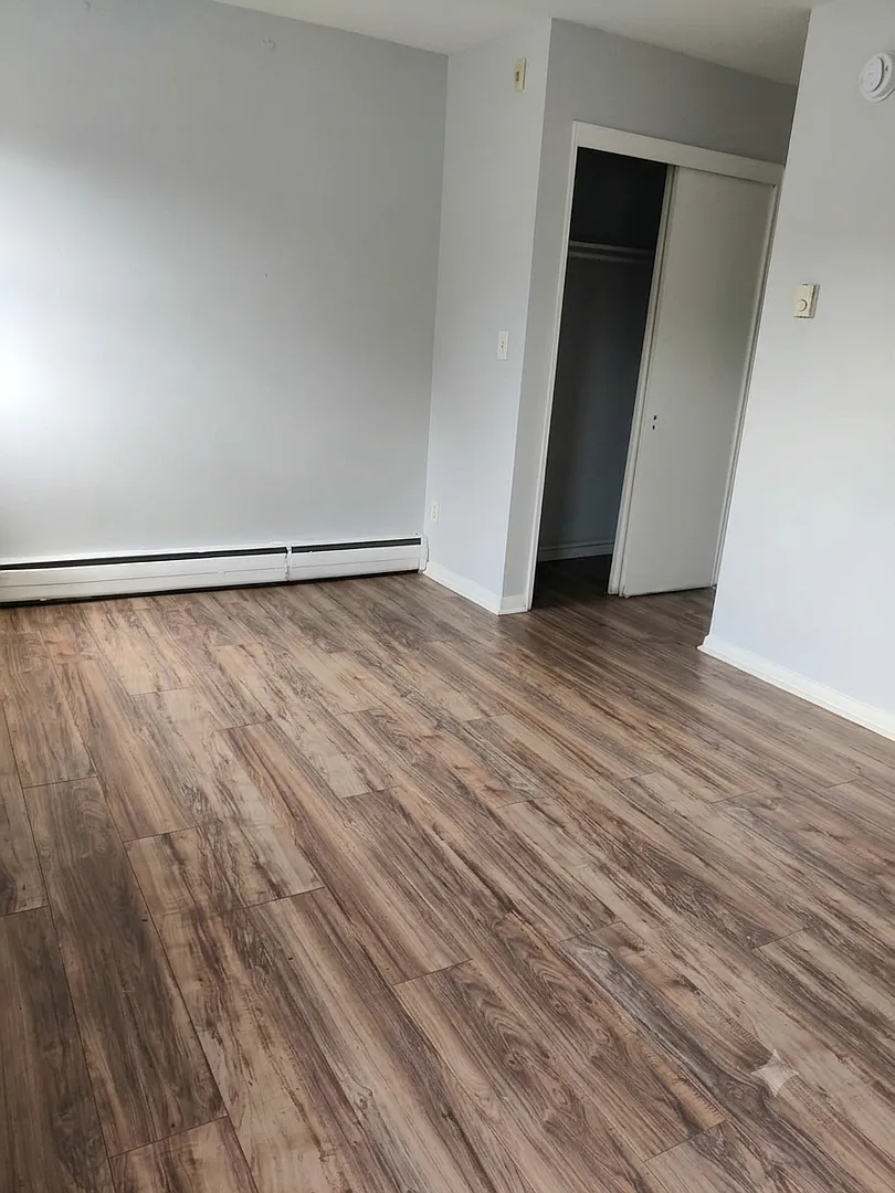 903 E Cliveden St, — Photo 3
