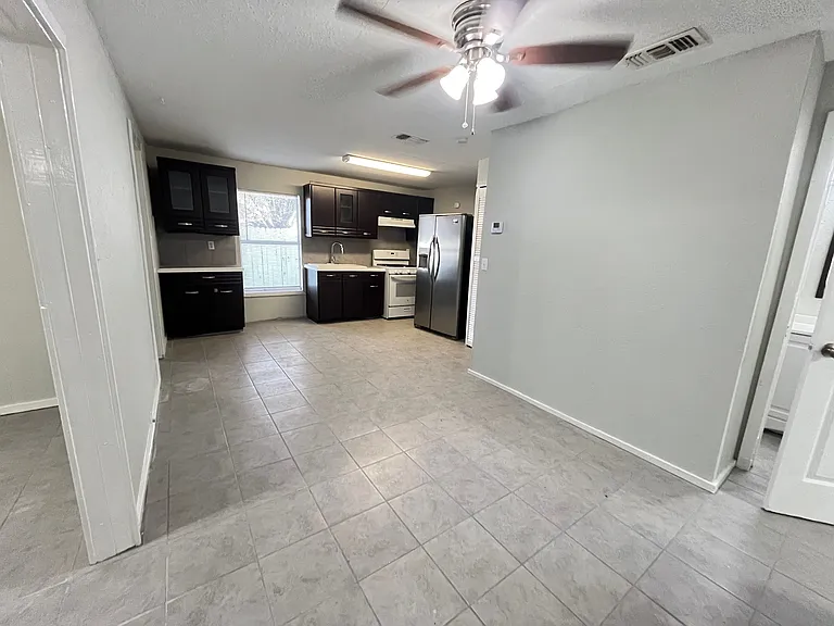 11815 Mohawk Dr #B — Photo 1