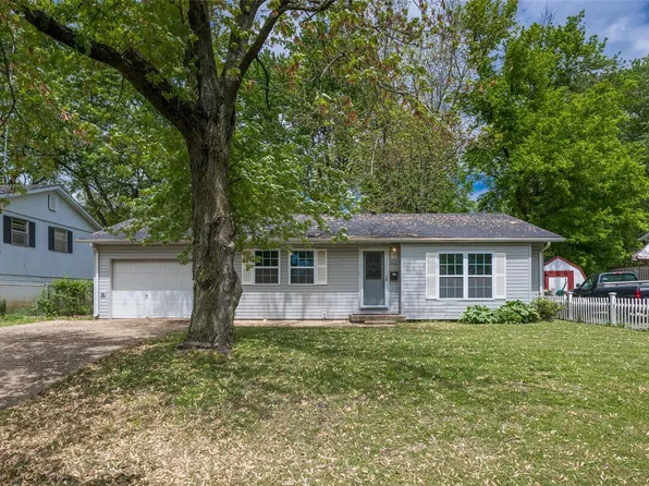 902 W Madison Dr, O'Fallon, IL 62269