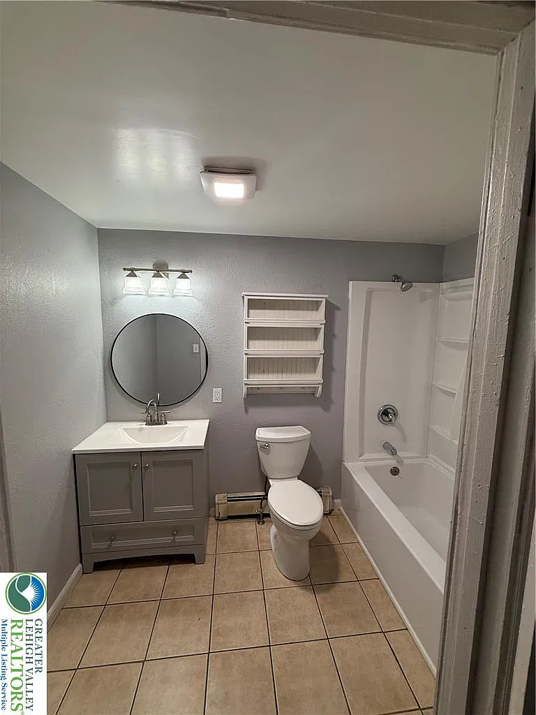 2 bed, 1.0 bath, 900 sqft, $1,550 — Photo 4