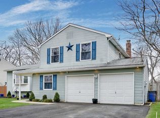 9 Cobblestone Ct, Howell, NJ 07731
