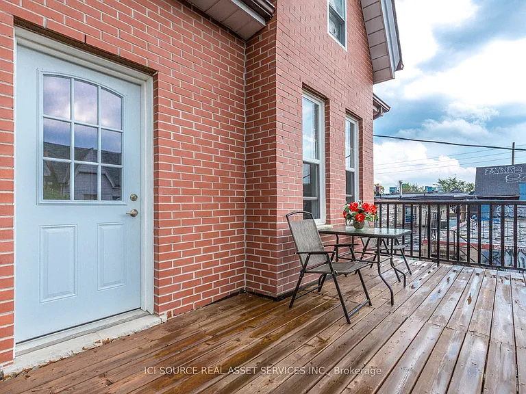 167 Markham St #2 — Photo 8