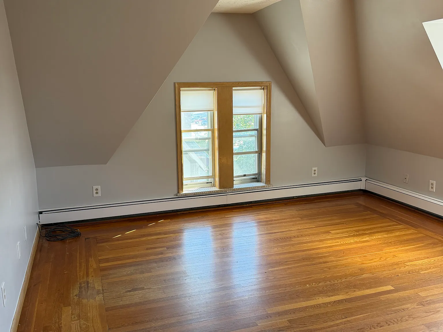 2 bed, 1017 sqft, $1,750 — Photo 2