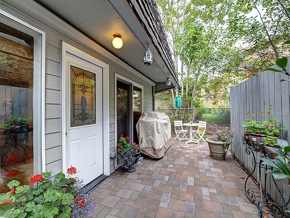 2nd image of 12516 SE 42nd St