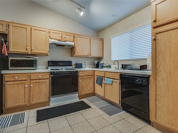 741 Gullwing Ln, North Las Vegas, NV 89081 | Zillow