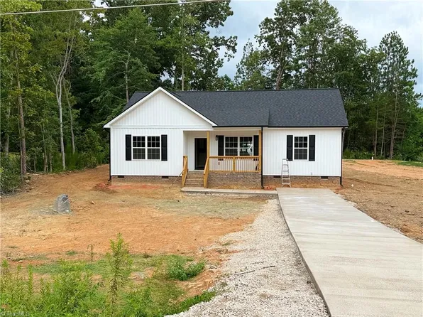 213 Grand Oaks Dr, Gibsonville, NC 27249