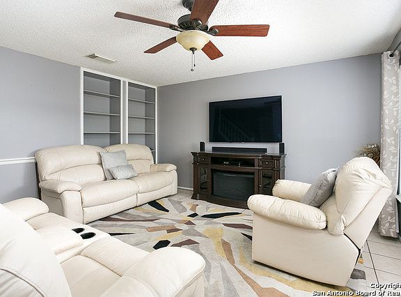 5th image of 2430 Cedar Trce