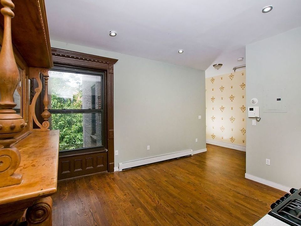 1st image of 130 New York Ave #B7