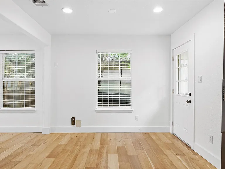6802 Villita Avenida St — Photo 9