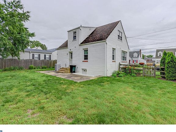 3rd image of 317 Lorewood Ave