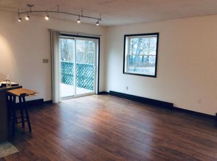 45 Lakeshore Dr #RIGHT, Averill Park, NY 12018