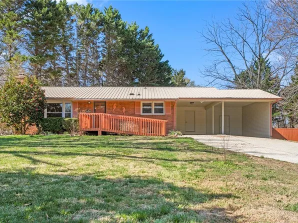 205 Rusty Ln, Mc Leansville, NC 27301