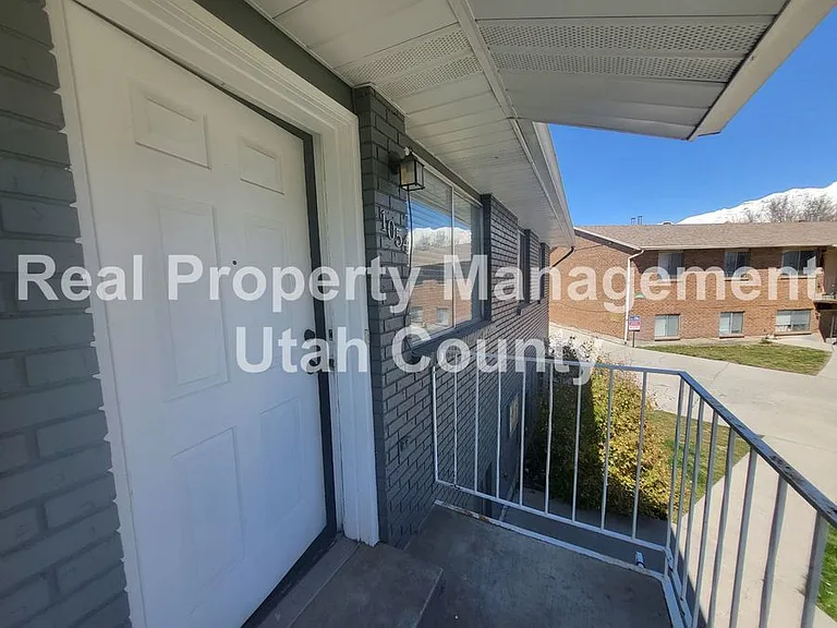 1054 S Ellen Cir — Photo 3