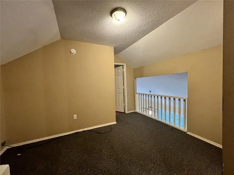 1631 & 1629 N Saddlehorn Ave #1629 — Photo 2
