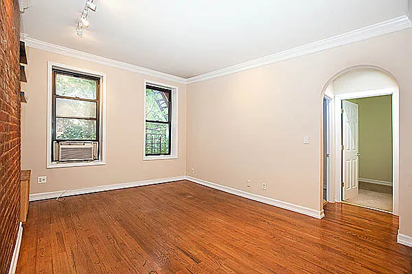 Sold by LG Fairmont Group | media 32