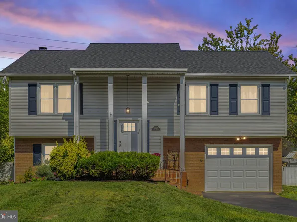 1308 Lopp Ct, Herndon, VA 20170