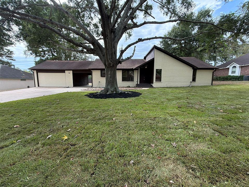 1st image of 63 April Wind Dr S