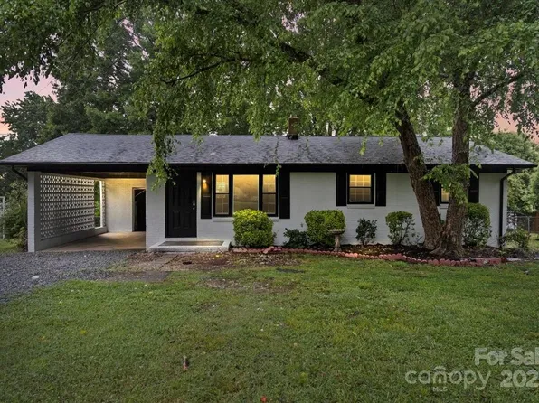 818 Stowe Ln, Gastonia, NC 28056