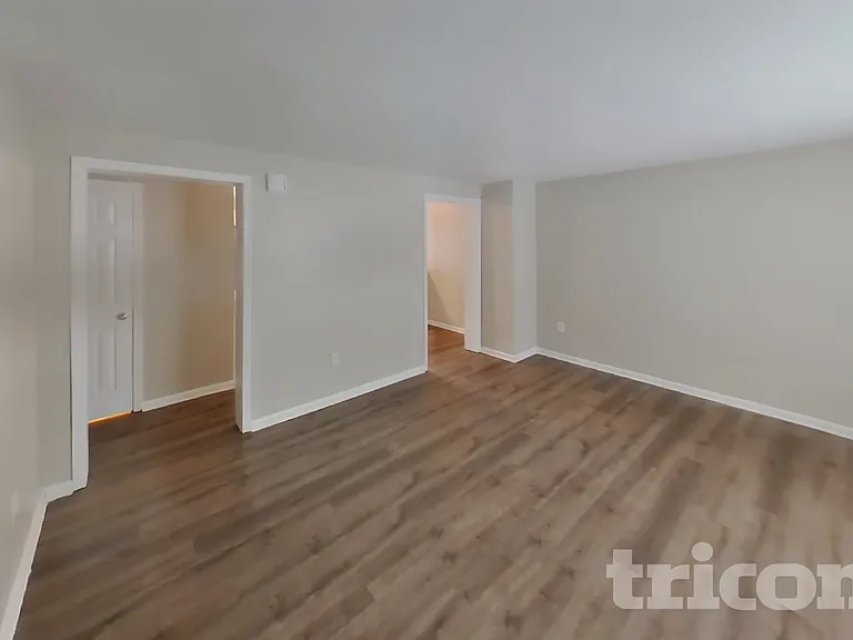 13 Craftsman Ct — Photo 2