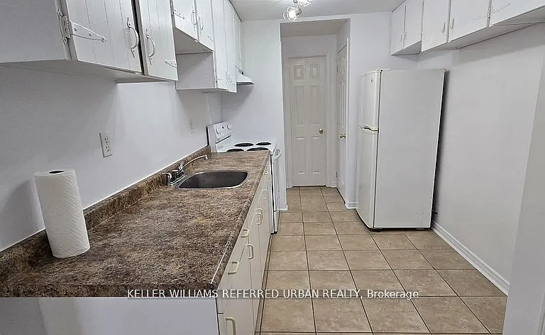 303 Frontenac Ave #4 — Photo 4