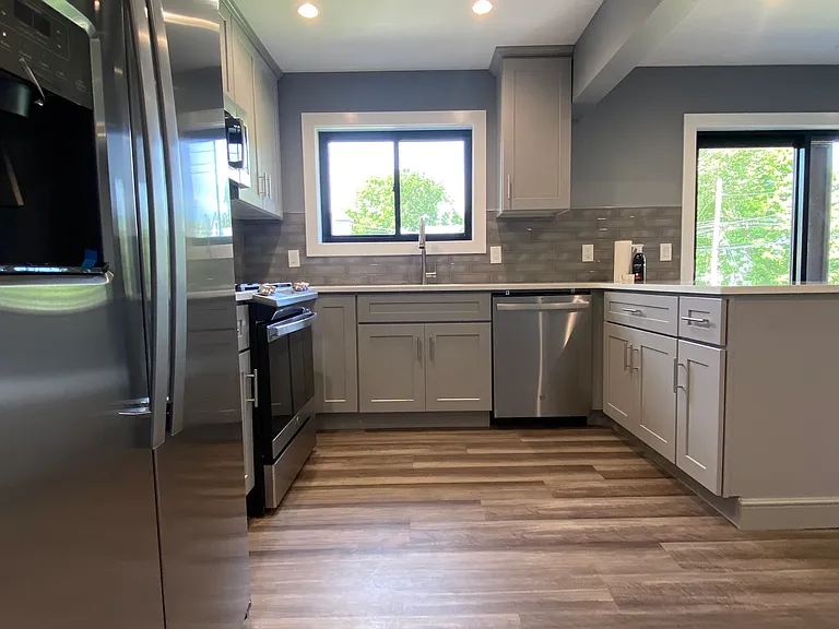 92 Arnold Ave #2F — Photo 2
