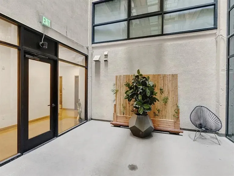The Broadway Lofts — Photo 30