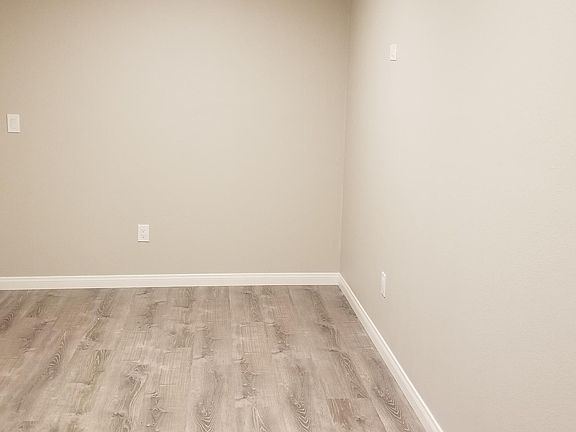 3rd image of 585 Vance St #B