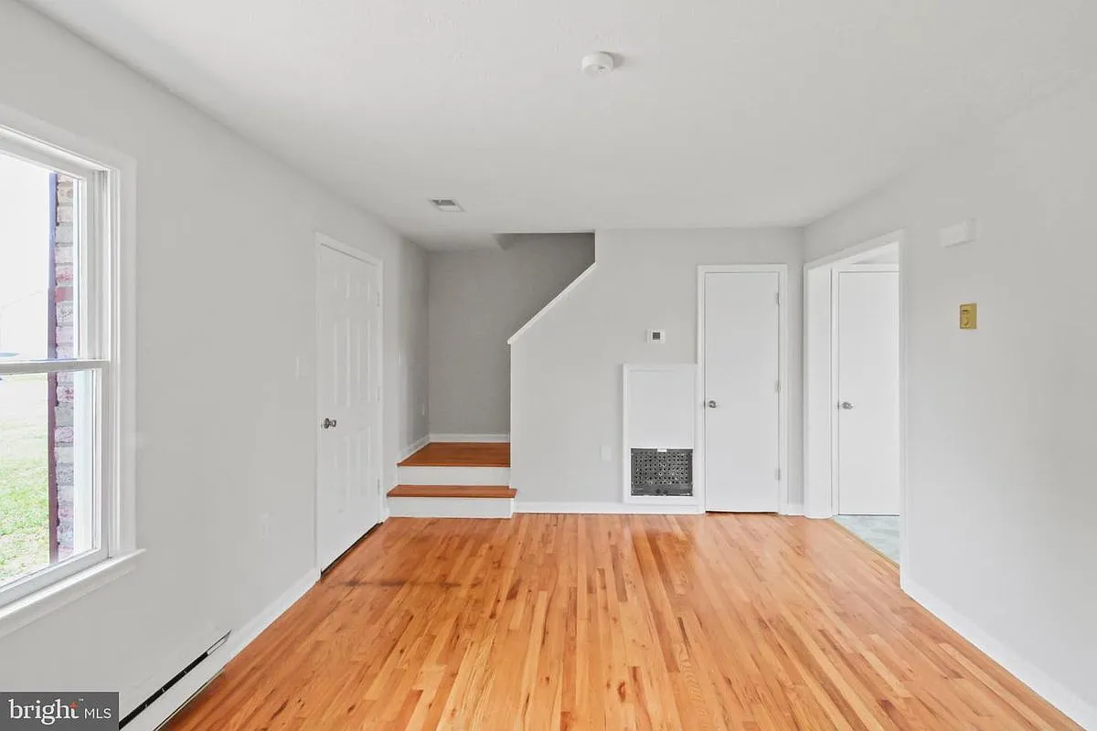 2 bed, 1.0 bath, 990 sqft, $1,650 — Photo 4