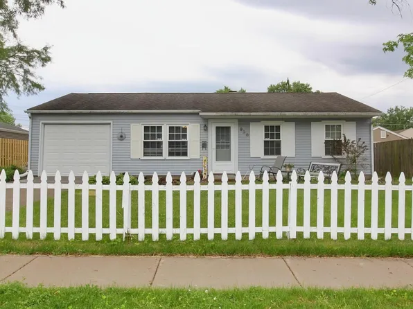 928 35th Ave, East Moline, IL 61244