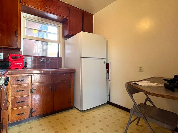 2nd image of 2535 E 18th St E APT A