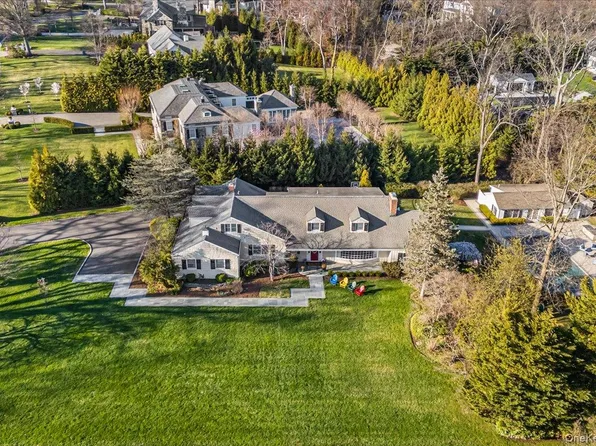 100 Elderfields Road, Manhasset, NY 11030