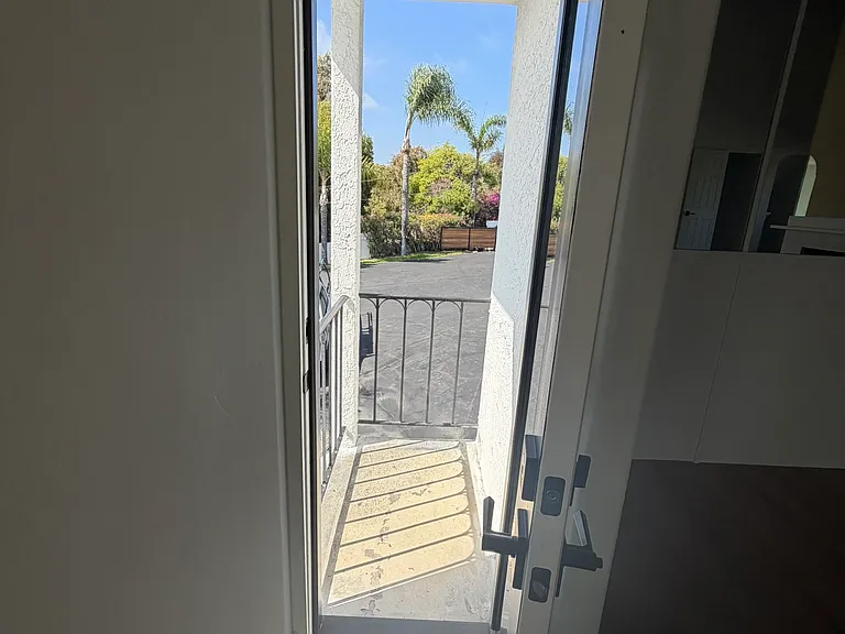 683 Marine View Ave #2 — Photo 26