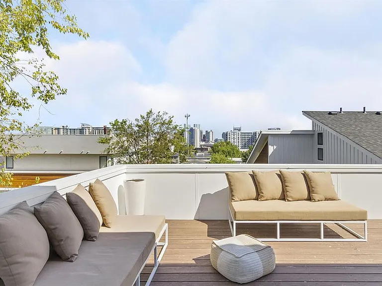 902 Archer St — Photo 16