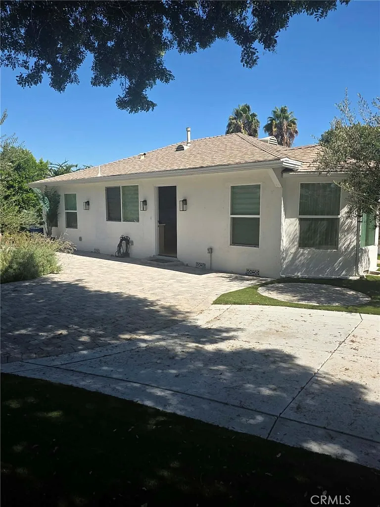 3 bed, 1400 sqft, $3,800 — Photo 1