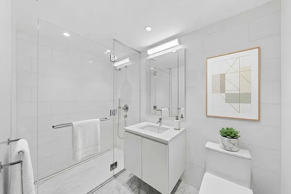 Bathroom, photo 1