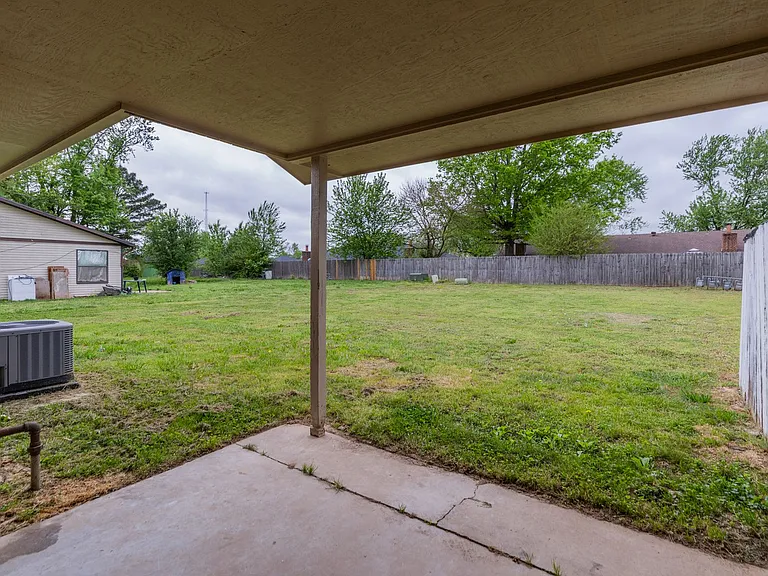 1802 S 14th Pl — Photo 14
