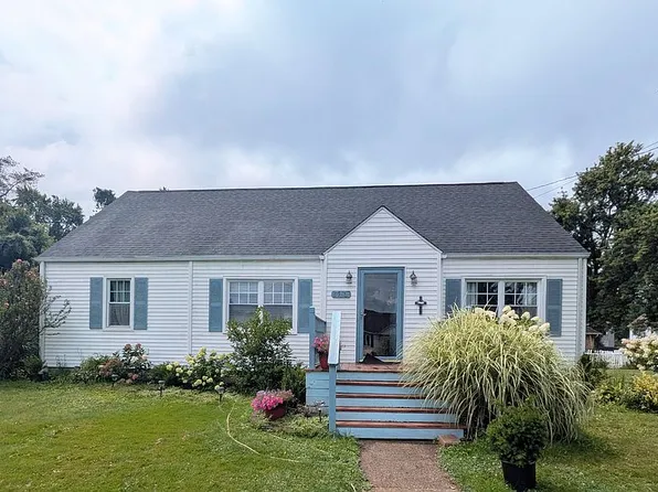 713 Alice St, East Palestine, OH 44413