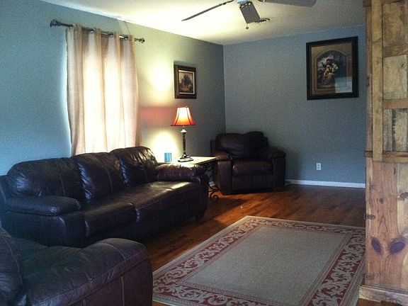 2nd image of 1303 Donna Kay Dr